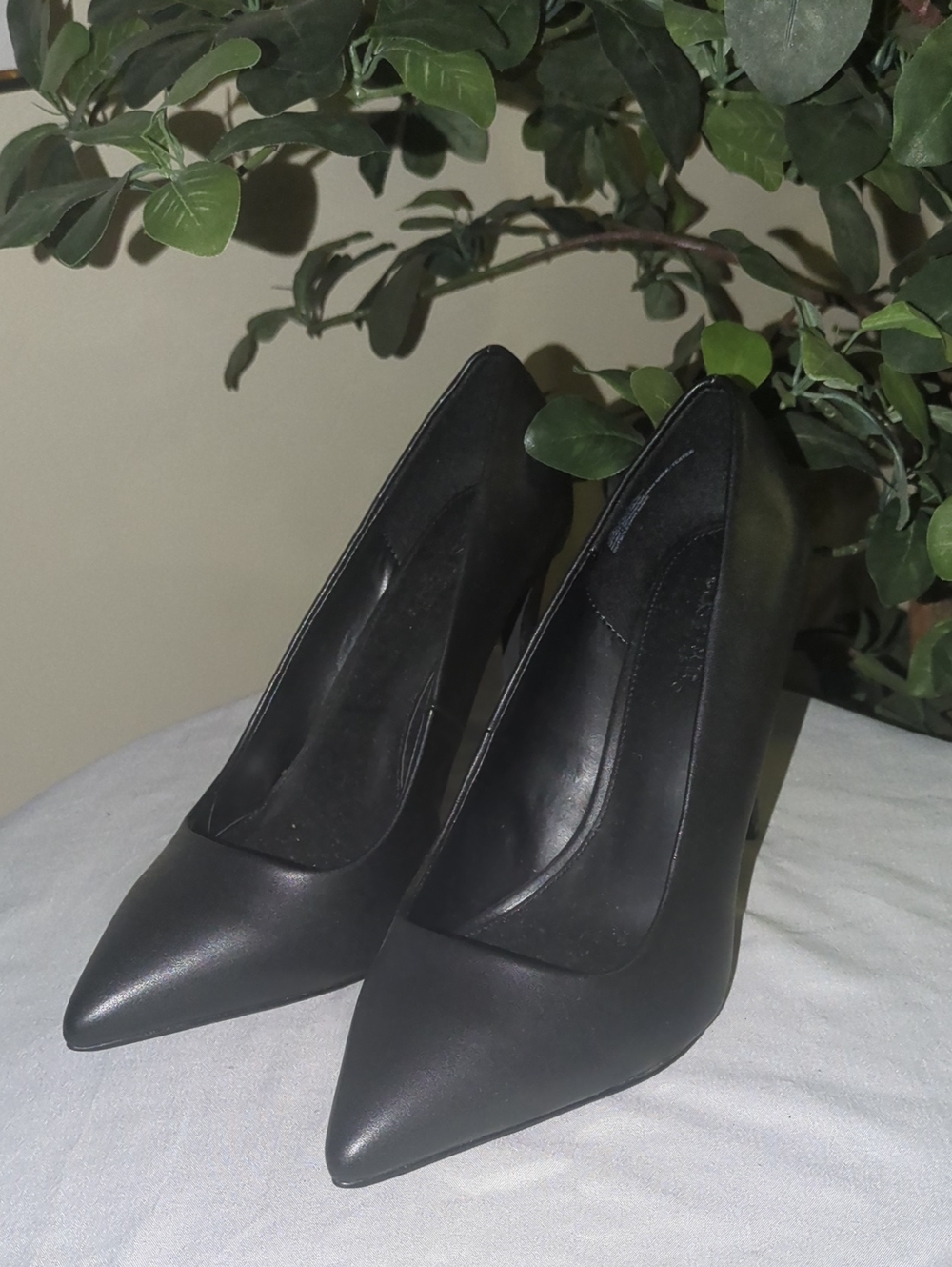 JustFab Black Pointed-Toe Women's Pumps